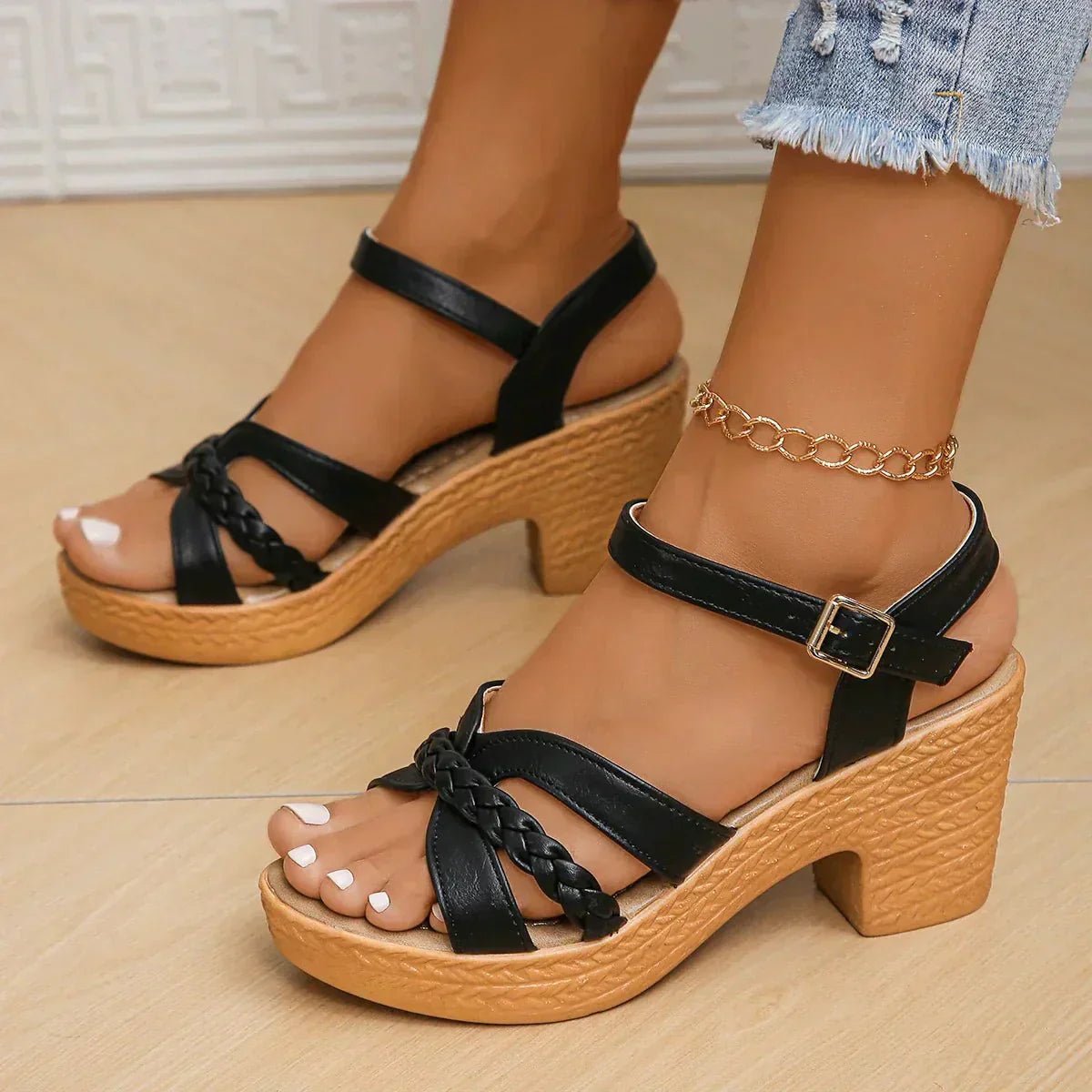 Braided Strap Wedge Sandals with Adjustable Ankle Buckle — Schwarz