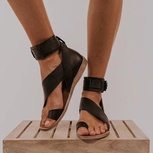 Cushioned Wedge Sandals with Supportive Straps — Noir